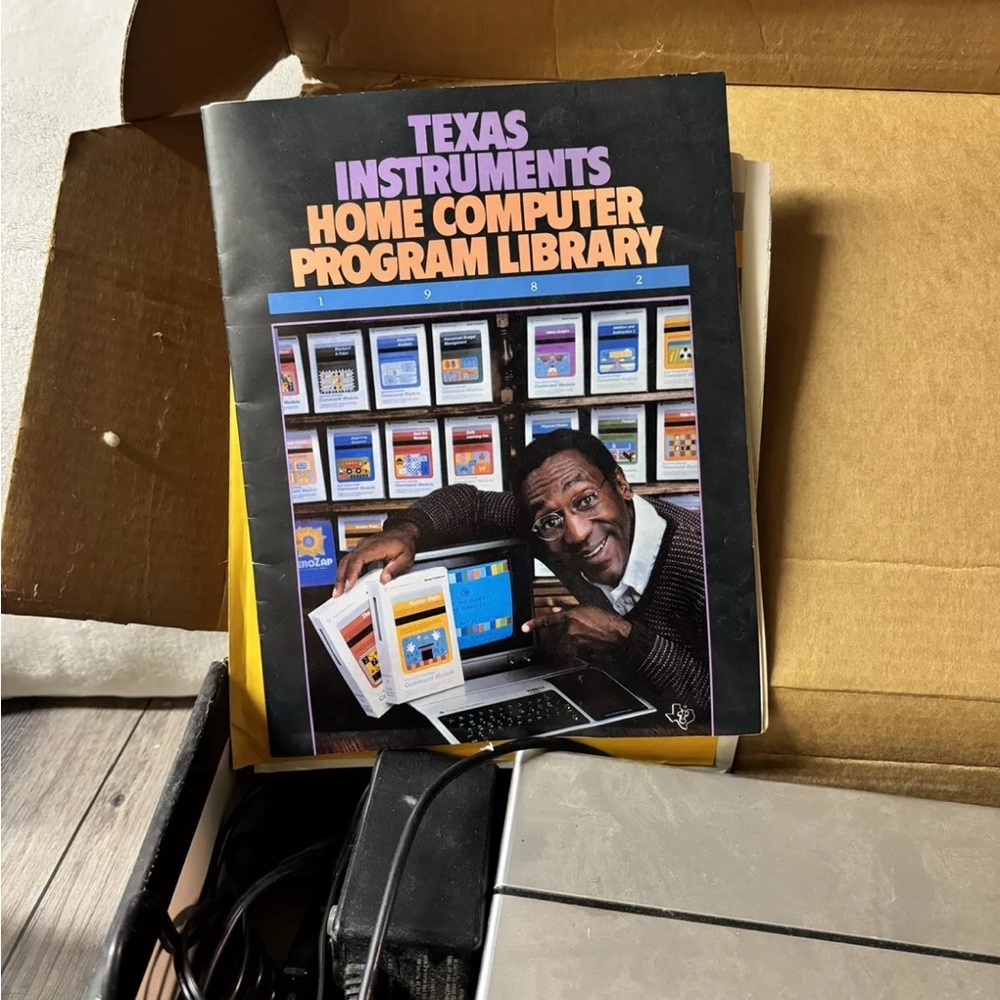 Vintage Texas Instruments TI-99-4A Home Computer w/games, reference guide Tested - Picture 6 of 13